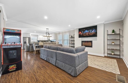 Edgewood House | Atlanta Spacious Haven near Downtown & BeltLine