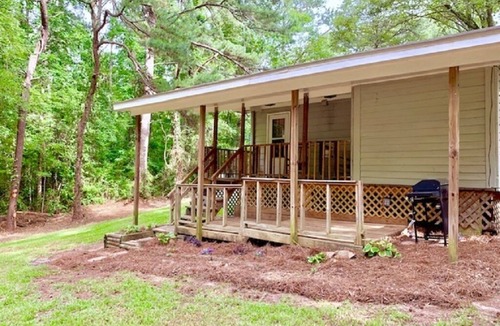 Hampton House | Atlanta Speedway Cottage