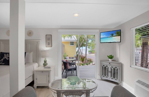 Tavernier Hotel | Atlantic Bay Resort