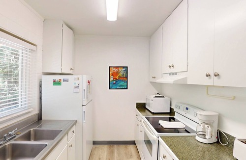 Jekyll Island Apartment | Atlantic Breeze #6 2 bedrooms, 1 bathroom