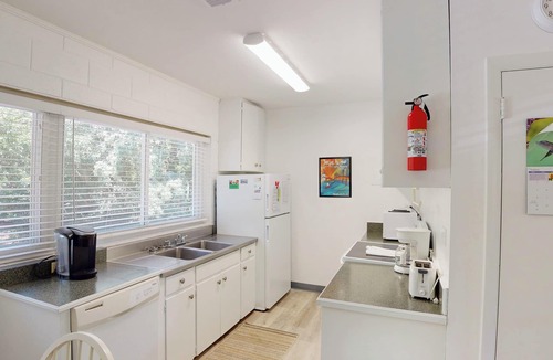 Jekyll Island Apartment | Atlantic Breeze #6 2 bedrooms, 1 bathroom