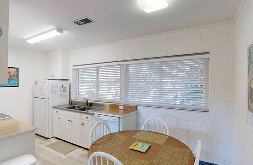 Jekyll Island Apartment | Atlantic Breeze #7 2 bedrooms, 1 bathroom