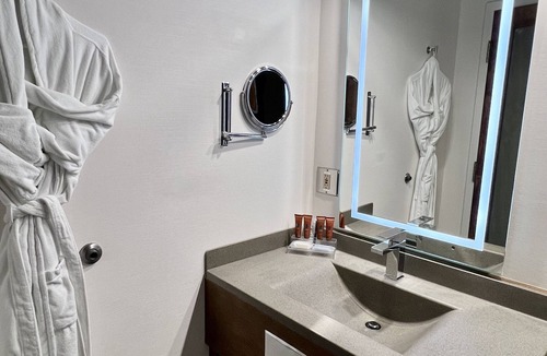 Bathurst Hotel | Atlantic Host Hotel, Trademark Collection by Wyndham