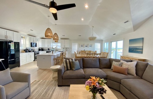 Sandbridge House | Atlantic Sunrise - Bright Renovated 9BR | Private Pool | Hot Tub