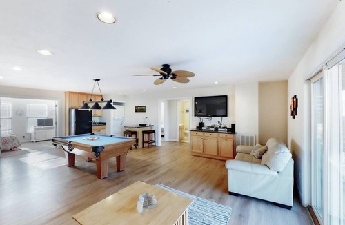 Sandbridge House | Atlantic Sunrise - Bright Renovated 9BR | Private Pool | Hot Tub