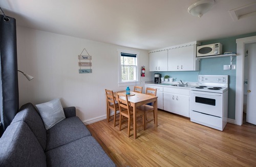 Lunenburg Hotel | Atlantic View Motel and Cottages
