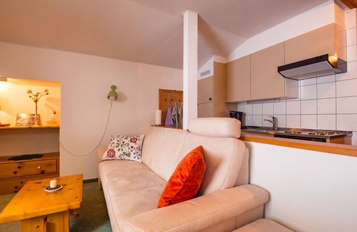 Ravaisch Apartment | Atlantis-Appartements by Interhome