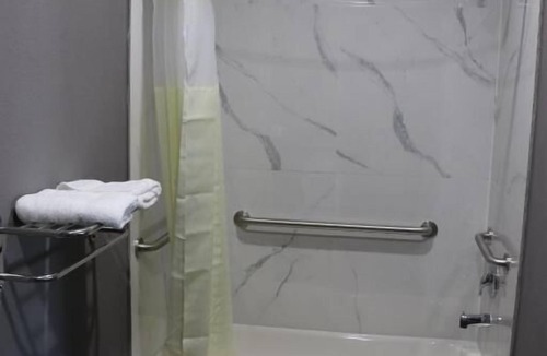 Houston Hotel | Atlantis Inn and Suites