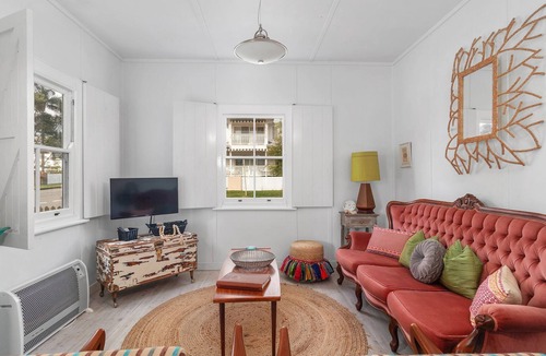 Currarong Hotel | Atlantis: retro beachside couples retreat