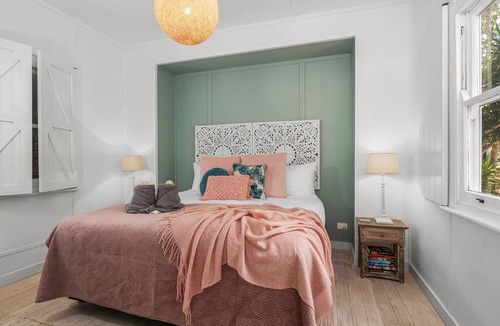 Currarong Hotel | Atlantis: retro beachside couples retreat