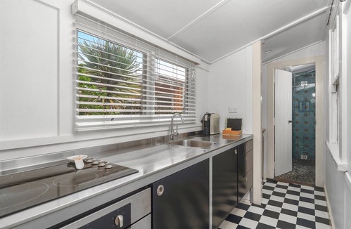 Currarong Hotel | Atlantis: retro beachside couples retreat