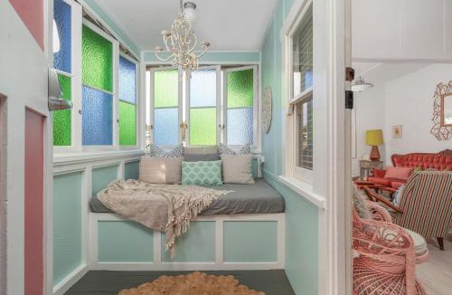 Currarong House | Atlantis retro beachside couples retreat