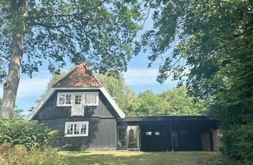Rageleje House | Atmosphere in forest-clad setting at Rågeleje