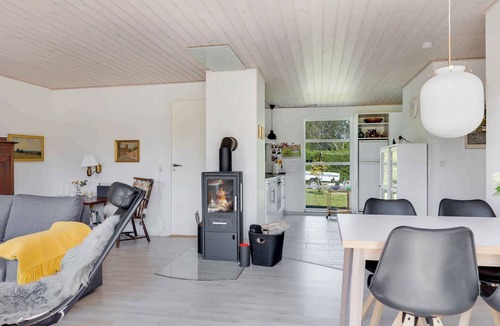 Reersø House | Atmospheric holiday home by the water