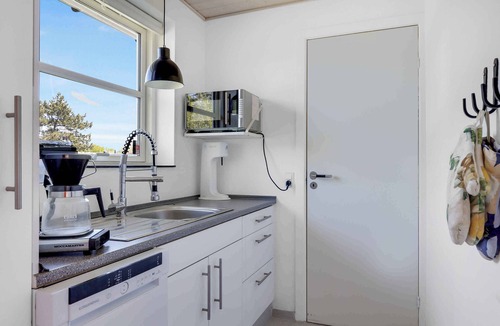 Reersø House | Atmospheric holiday home by the water