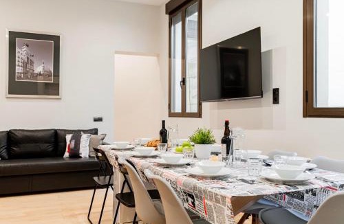 Literary Quarter Apartment | Atocha3 Superb Location - 4Bedrooms 2 Baths