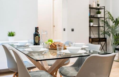 Literary Quarter Apartment | Atocha3 Superb Location - 4Bedrooms 2 Baths
