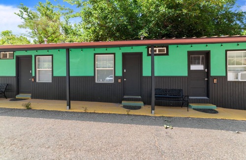 Moab Apartment | Atomic #3 I Downtown I Historic I Trailer Parking