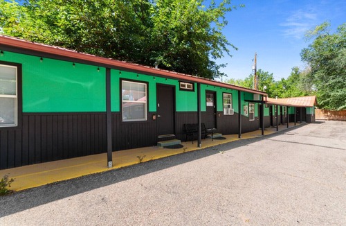 Moab Apartment | Atomic #3 I Downtown I Historic I Trailer Parking