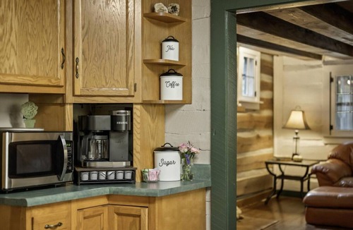 Gnaw Bone Apartment | Atop Pine Hill Cabin