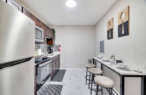 Allentown Apartment | Atown Hidden Gem - Balcony