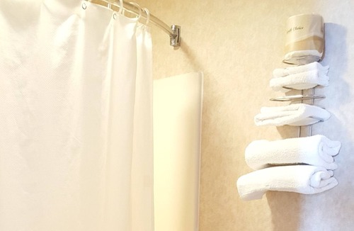 Pomona Hotel | Atrium Inn