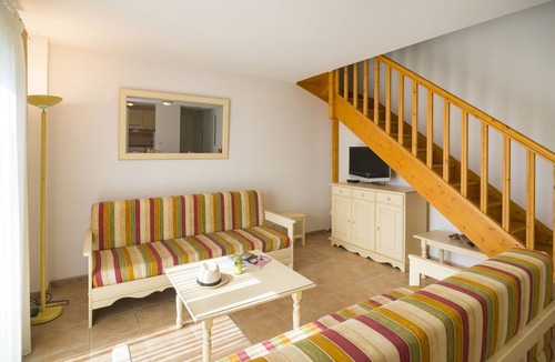 Homps House | Attached house with terrace or loggia located in Languedoc