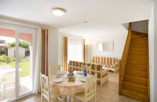 Homps House | Attached house with terrace or loggia located in Languedoc