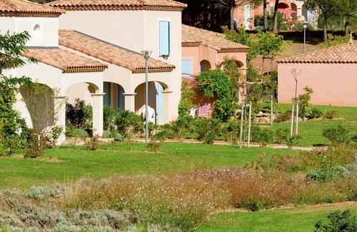 Homps House | Attached house with terrace or loggia located in Languedoc