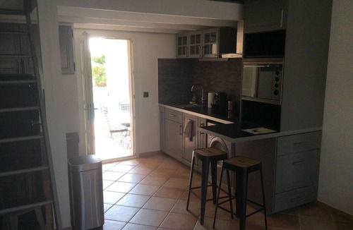 Pertuis House | Attached housing villa with pool