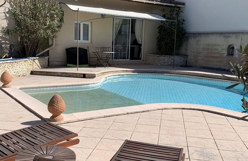 Pertuis House | Attached housing villa with pool