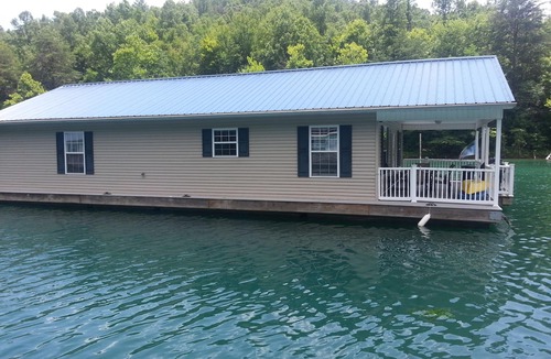 Big Creek Boat Rental | Attitude Adjustment Beautiful Floating Home on Scenic Norris Lake