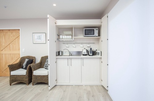 Bucklands Beach Bed & Breakfast | Attitude BnB