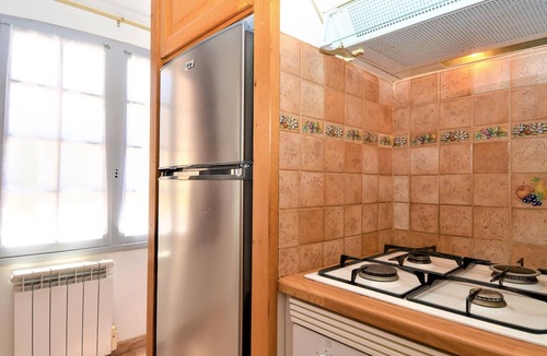 Saint-Saturnin-les-Avignon House | Attractive, air-conditioned vacation home with private swimming pool.