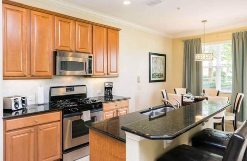 Reunion Condo | Attractive 3 bed townhome | 3 Bed, 2.5 Bath