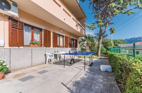 Draga Bascanska Apartment | Attractive and familiar vacation apartment in the middle of a picturesque landscape.