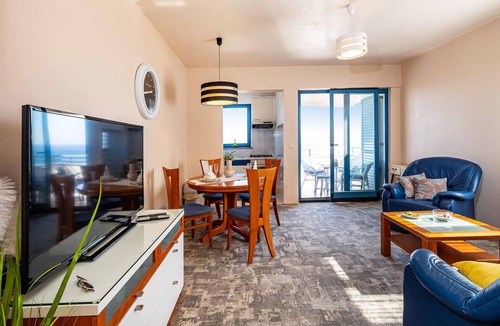 Lukoran Apartment | Attractive apartment with shared pool and sea view for a great vacation.