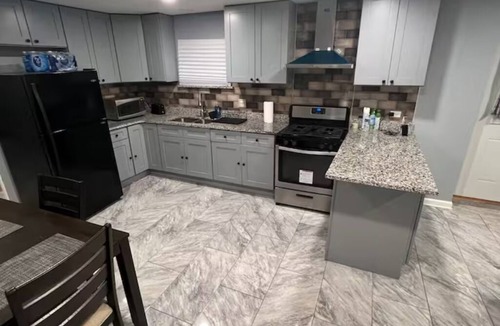 Oak Park House | Attractive Coach House Apartment for rent in Oak Park.