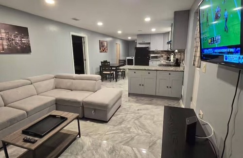 Oak Park House | Attractive Coach House Apartment for rent in Oak Park.