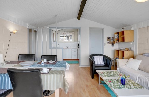 Bjert House | Attractive cottage with beautiful winter garden and sea view near the beach.