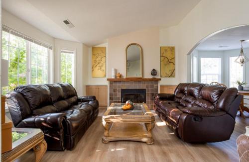 Camas Villa | Attractive Modern House