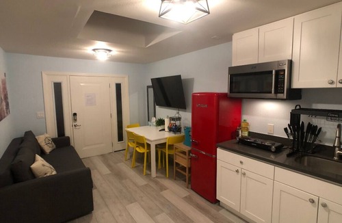 East San Mateo Apartment | Attractive oasis, conveniently located