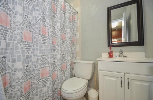 Spring Branch West Apartment | Attractive Suite by Memorial City Mall, W Houston