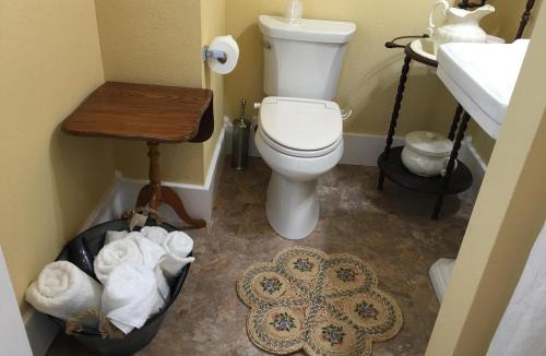 Randolph Bed & Breakfast | Attwood House Bed and Breakfast near Manhattan, KS