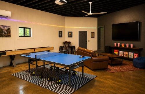 Broken Bow Villa | ATV Trail Cabin Sauna Cold Plunge Arcade