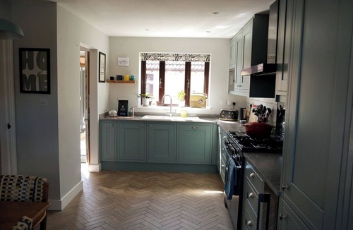 Atworth House | Atworth Haven: 4-Bed Home with Garden