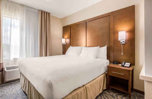 Franklin Park Hotel | ATX Adventure Base: King Suite w/Breakfast & Pool