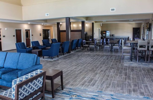 Franklin Park Hotel | ATX Adventure Base: King Suite w/Breakfast & Pool