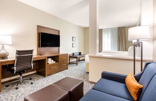 Franklin Park Hotel | ATX Adventure Base: King Suite w/Breakfast & Pool