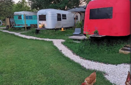 Travis County House | ATX Dream Vintage Glamping